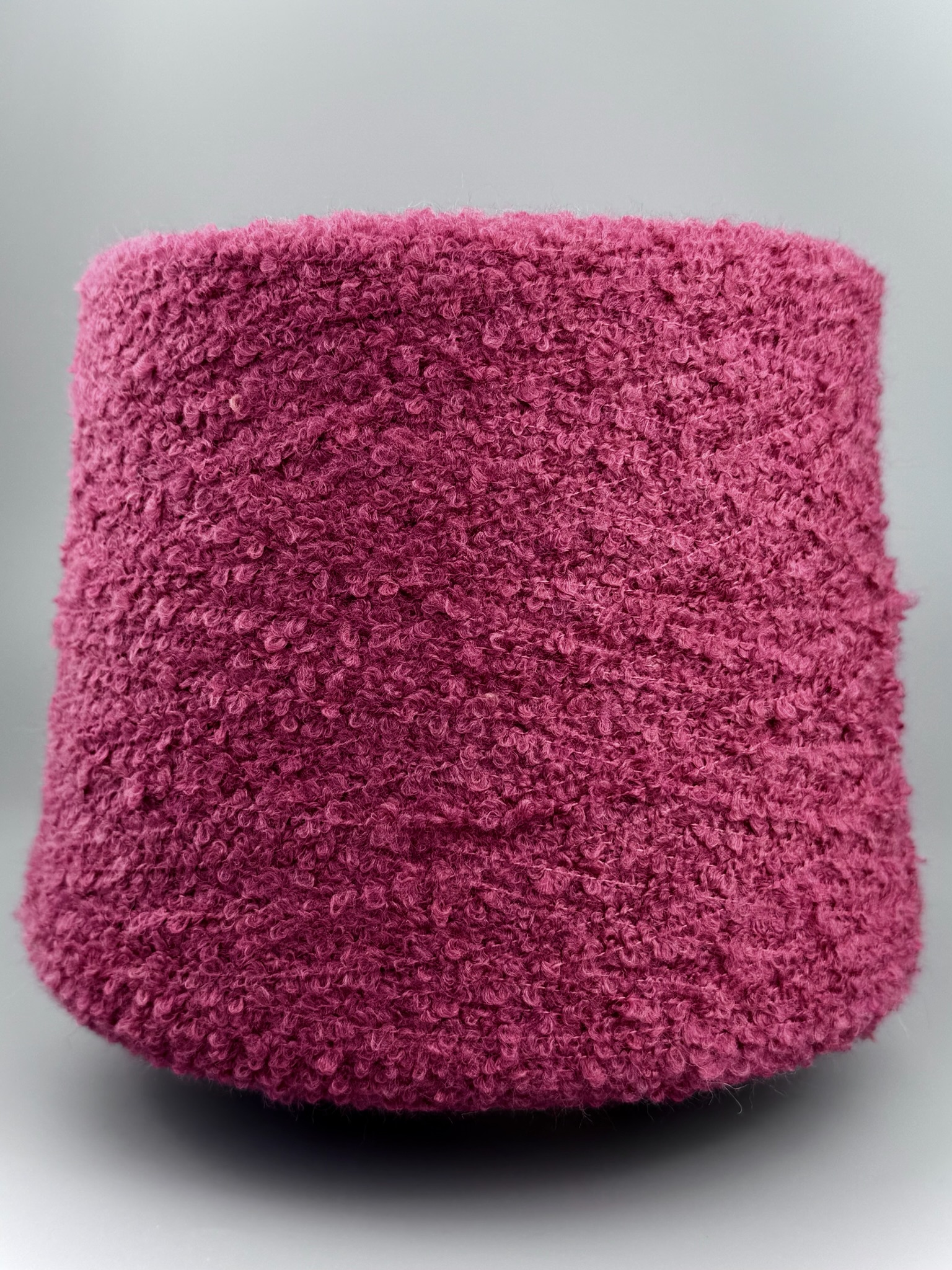 G&G Filati Bouclé 310m/100 g – Merinowolle & Seide Col. Magenta foto 2